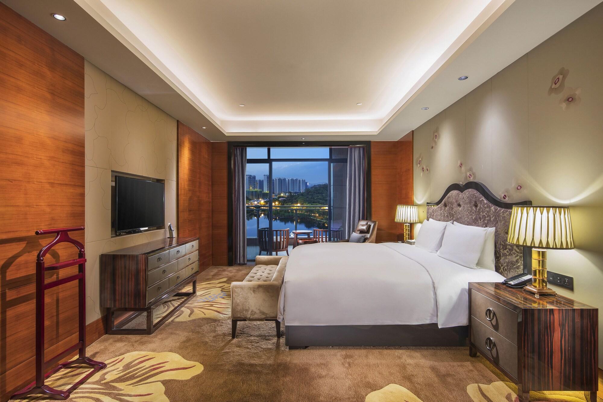 Doubletree By Hilton Guangzhou Science City-Free Shuttle Bus Service During Canton Fair Period Exterior photo