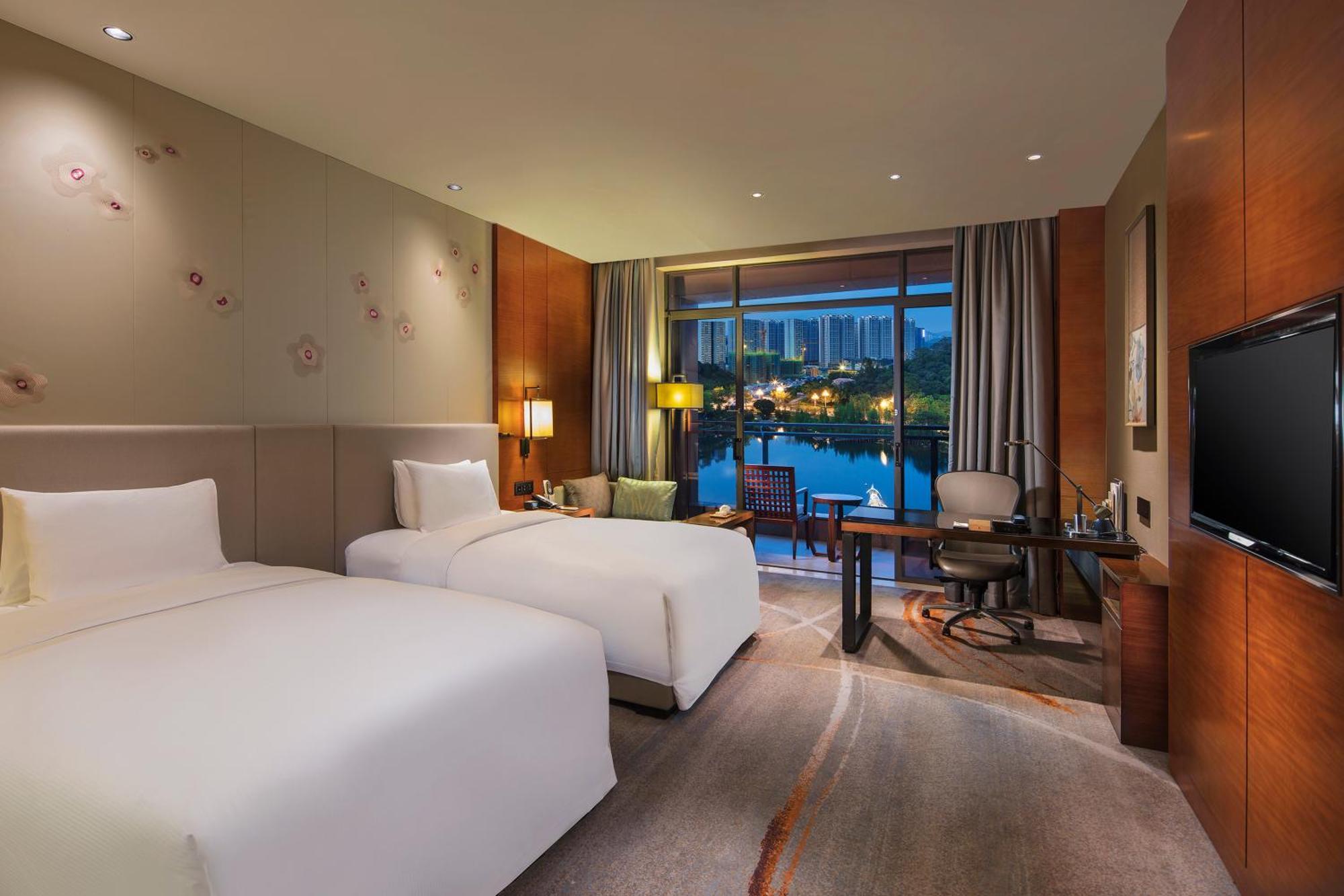 Doubletree By Hilton Guangzhou Science City-Free Shuttle Bus Service During Canton Fair Period Exterior photo