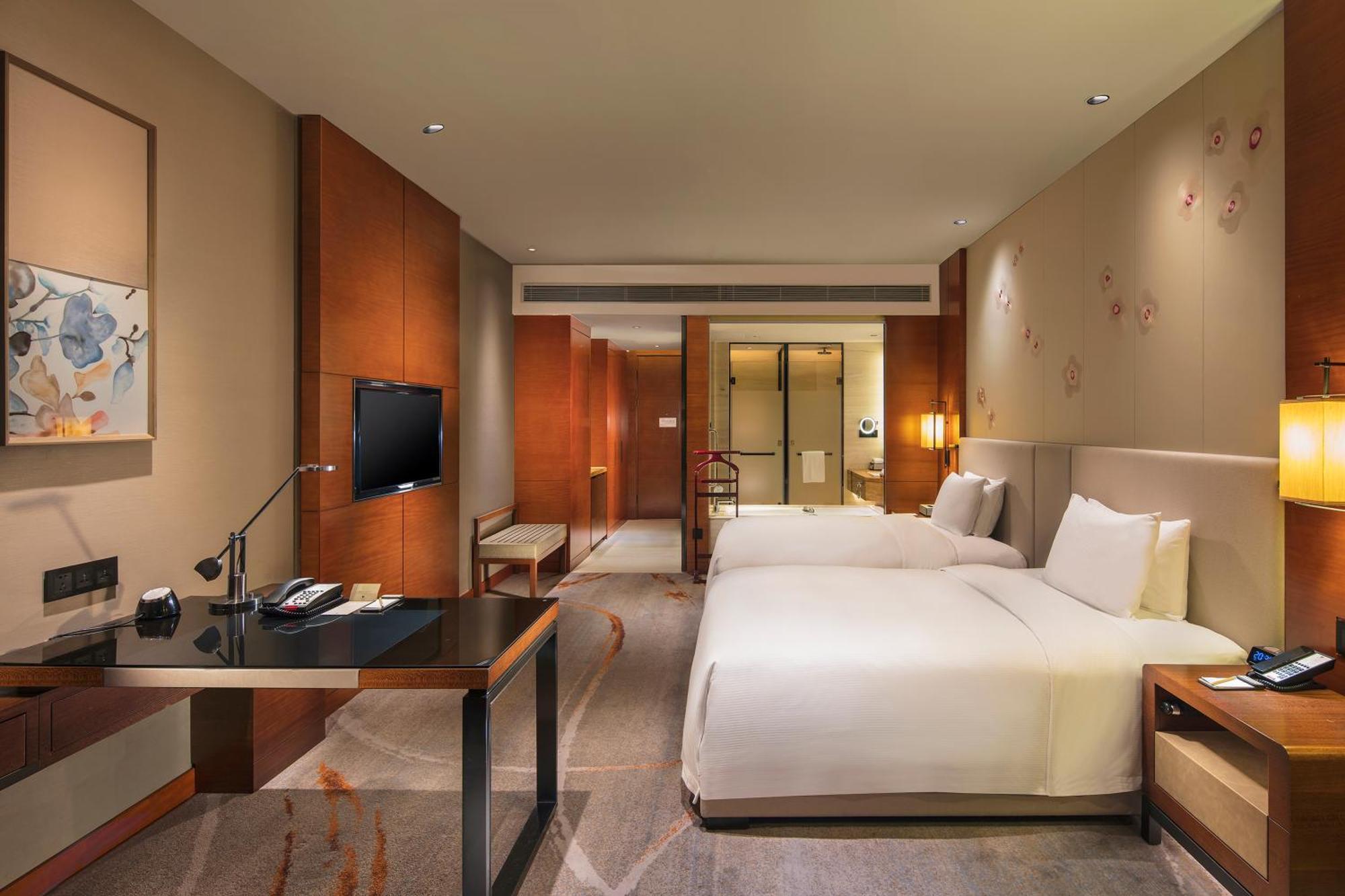 Doubletree By Hilton Guangzhou Science City-Free Shuttle Bus Service During Canton Fair Period Exterior photo