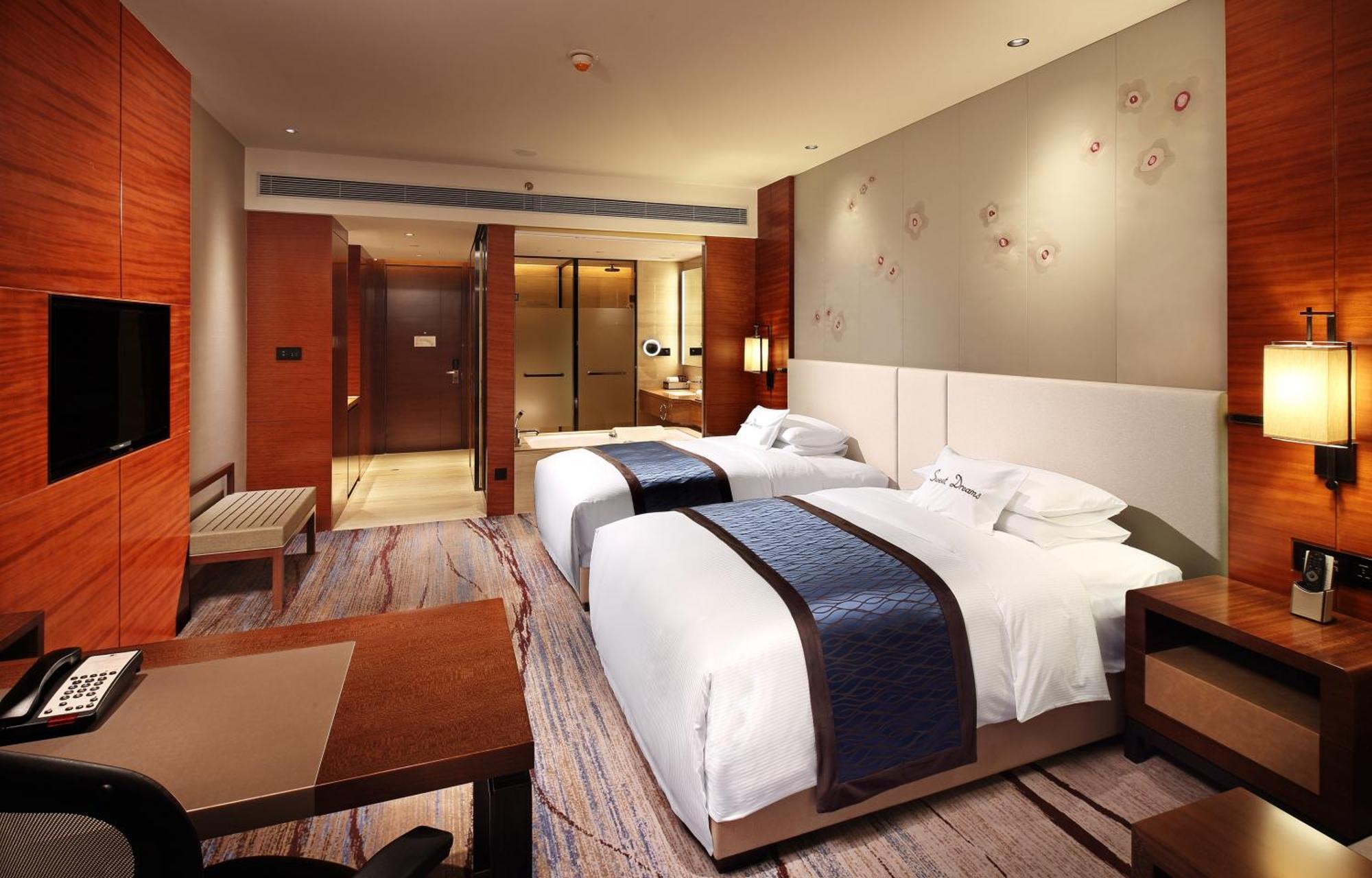 Doubletree By Hilton Guangzhou Science City-Free Shuttle Bus Service During Canton Fair Period Exterior photo