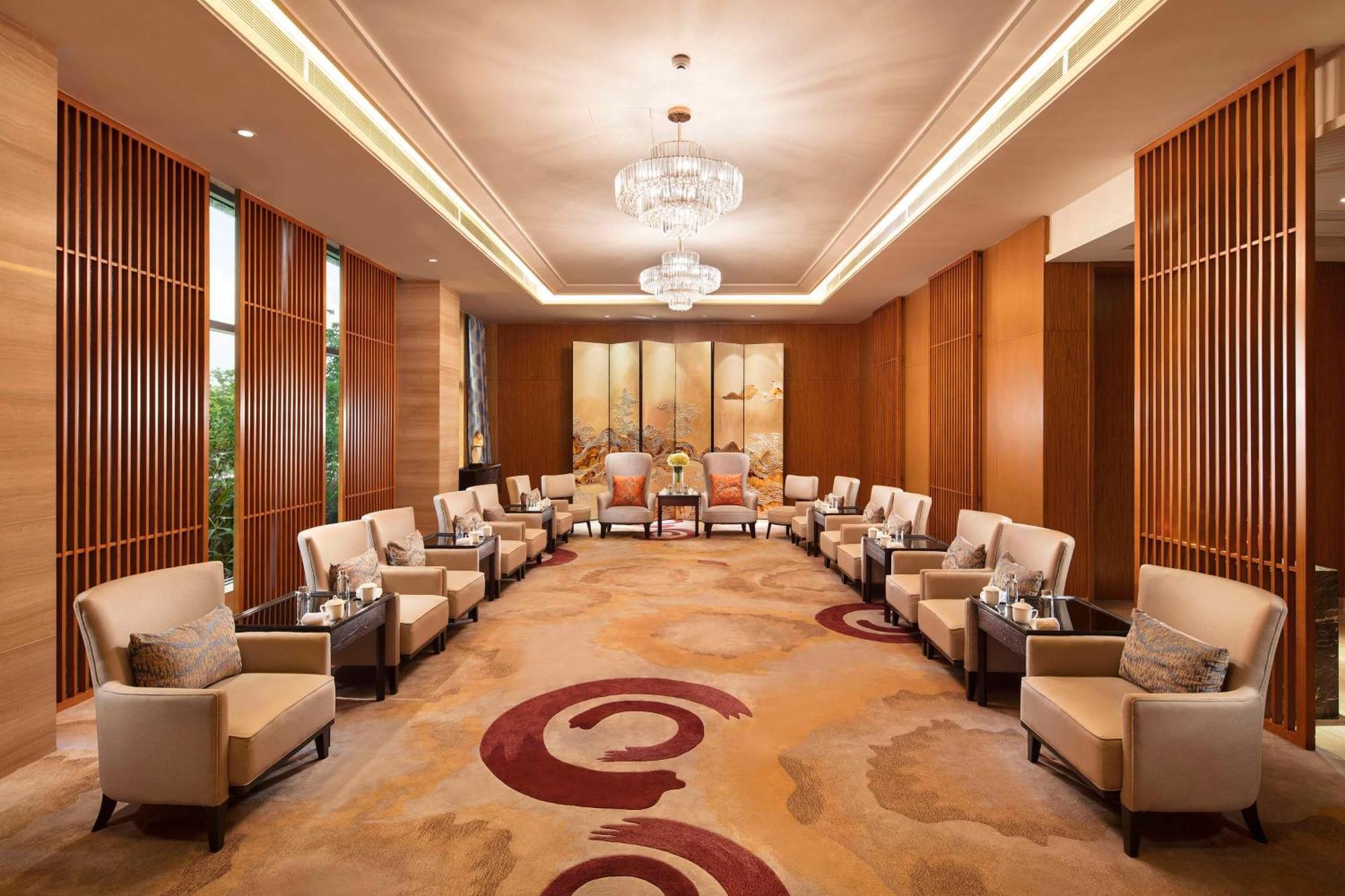 Doubletree By Hilton Guangzhou Science City-Free Shuttle Bus Service During Canton Fair Period Exterior photo
